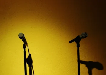 Stage microphone for stand-up comedian Katt Williams
