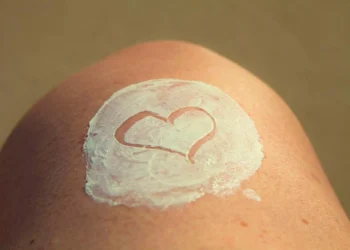 Facial treatment related to why people enjoy visiting their aestheticians