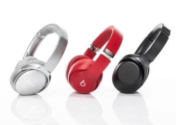 Headphones related to MusicSnake Crypto Projects Song