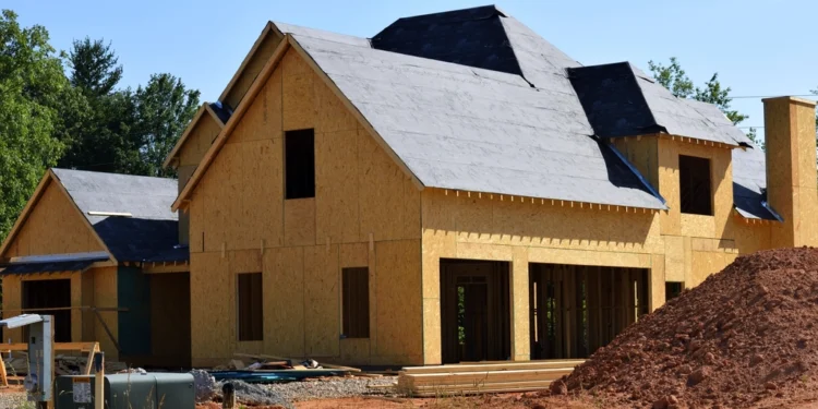 House construction related to the advantages of spray foam insulation
