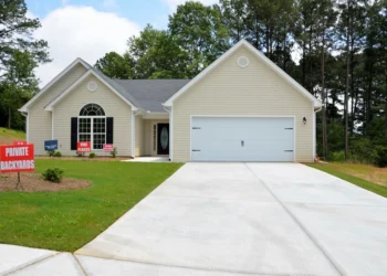 House for sale related to handling home selling without pitfalls