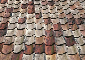 Roof tiles related to choosing the best professional roofer