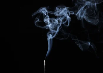 Smoke related to how to fix your vape from spitting and popping